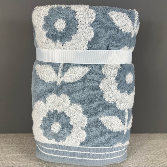 CARO Home Hand Towels Set of 2 Plush Blue White Flower Print 100% Cotton NEW - Picture 7 of 7
